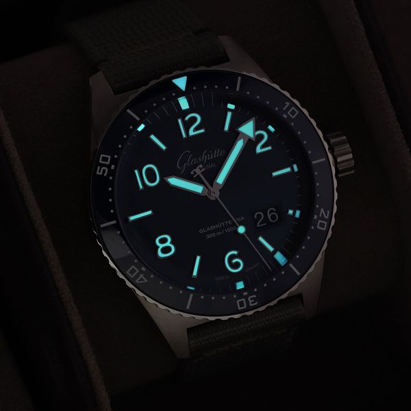 Glashutte Original SeaQ Panorama Date 1-36-13-02-81-34